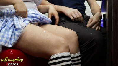 ਨੌਜਵਾਨ ਸਕੂਲੀ ਵਿਦਿਆਰਥਣ ਹੋਮਵਰਕ-xsanyAny 'ਤੇ ਸਹਿਪਾਠੀ ਨੂੰ ਝਟਕਾ ਦਿੰਦੀ ਹੋਈ